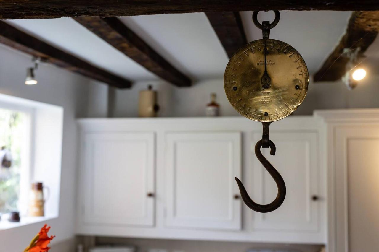 Pass The Keys Magical Period House In The Heart Of ラドロー エクステリア 写真